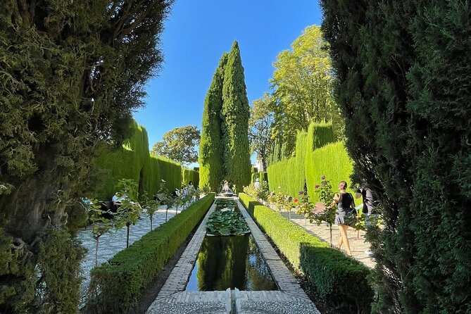 2-Hour Guided Tour of Alhambra Gardens and Alcazaba in Granada - Alcazaba: the fortress views that change how Granada looks