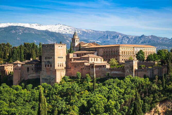 3 Hours Private Guided Tour in Spain with skip the line access - Stop 1: The Alhambra grounds and why the guide matters