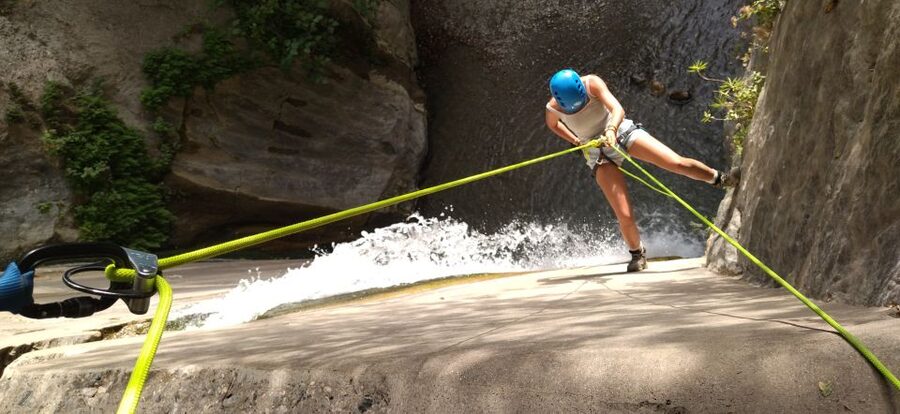 Adventure Cahorros, Monachil/ Climbing and abseiling Granada - Hiking, break time, and the picnic lunch with a toast