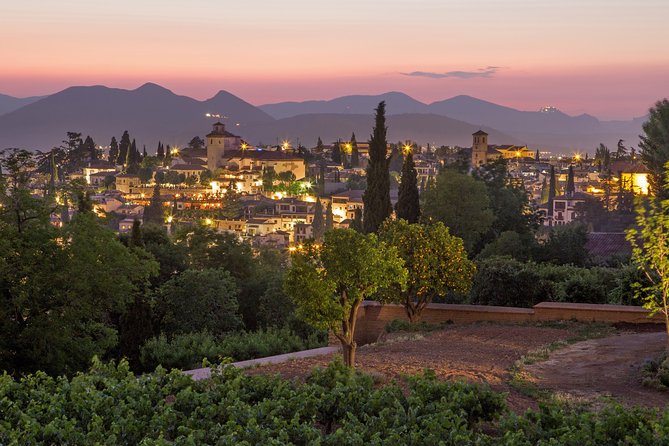 Albaicin and Sacromonte Private Tour - Paseo de los Tristes: where the Alhambra stays in front of you