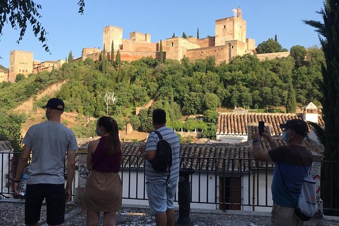 Albaicín and Sacromonte Sunset tour + Flamenco show - Timing: Why a 4:30 pm Start Makes This Tour Feel Special