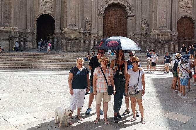 Albaicín and Sacromonte Walking Tour and Flamenco Show - Why Albaicín and Sacromonte Feel Like Two Different Granada
