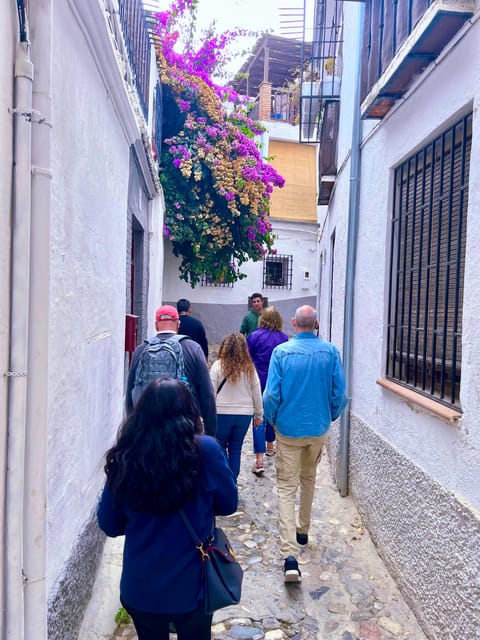 Albayzín: Granada's Albayzín Tour with Food Tasting - Guide impact: why Nacho’s style really shapes the experience