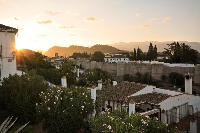 Albayzín y Sacromonte, Unesco Heritage Neighborhoods - Murallas del Albayzín: from old Muslim Granada to today’s courtyards