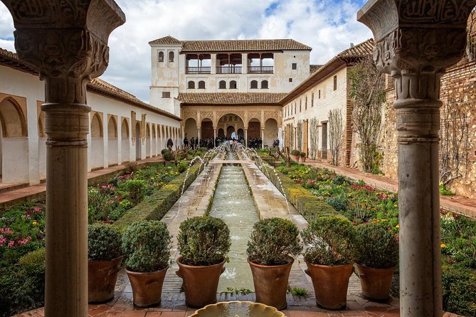 Alhambra and Albaycin Private Tour - Alhambra time: skip-the-line entry and what to protect in your visit