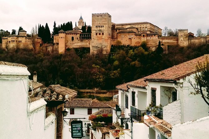 Alhambra and Granada City Center sightseeing tour! - Plaza Nueva meeting point and the first ride up