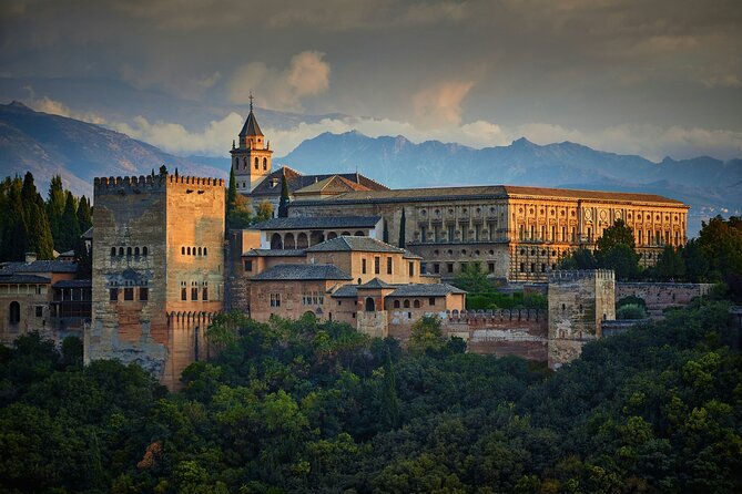 Alhambra and Nasrid Palaces Last Minute Tickets - Generalife Gardens and the Sierra Nevada Backdrop You’ll Notice
