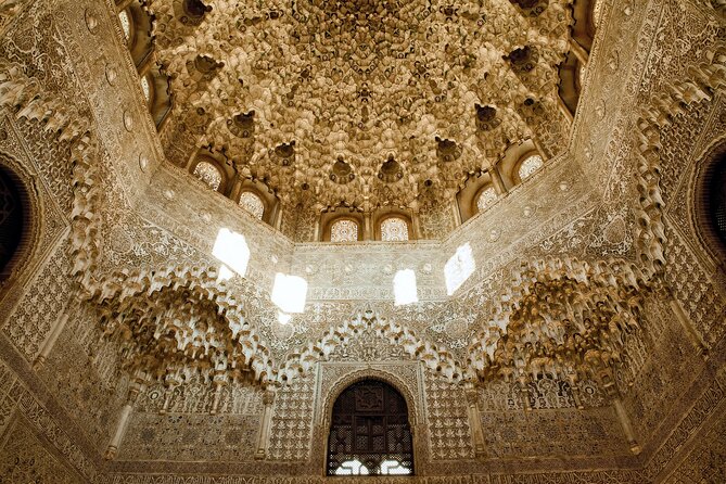 Alhambra and Nasrid Palaces: Skip-the-line Ticket and Local Guide - Alhambra in about 3 hours: what you’re really buying