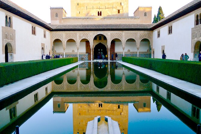 Alhambra and Nasrid Palaces: Skip-the-line Ticket and Local Guide - Skip-the-line tickets: why this matters at the Alhambra