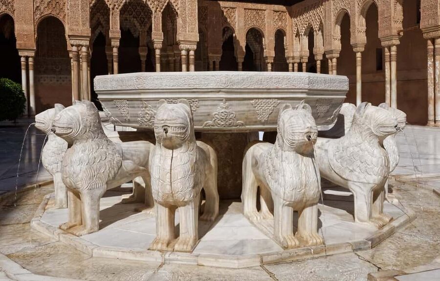 Alhambra: complete private tour with official tour guide and tickets - Generalife gardens: calm fountains and the sultan’s mood