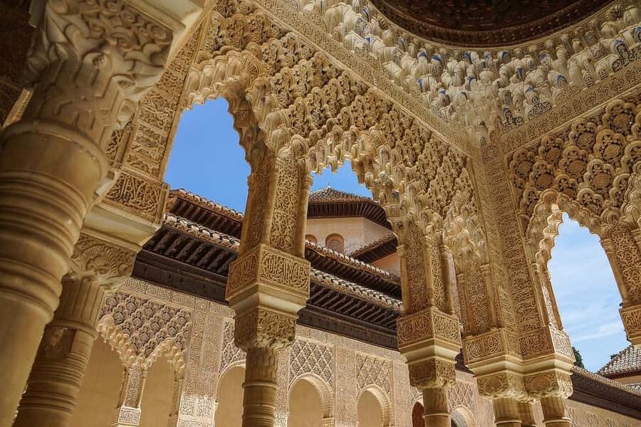 Alhambra: complete tour with Nasrid Palaces, official tour guide, and tickets - Where You Meet and How Entry Works Without Stress