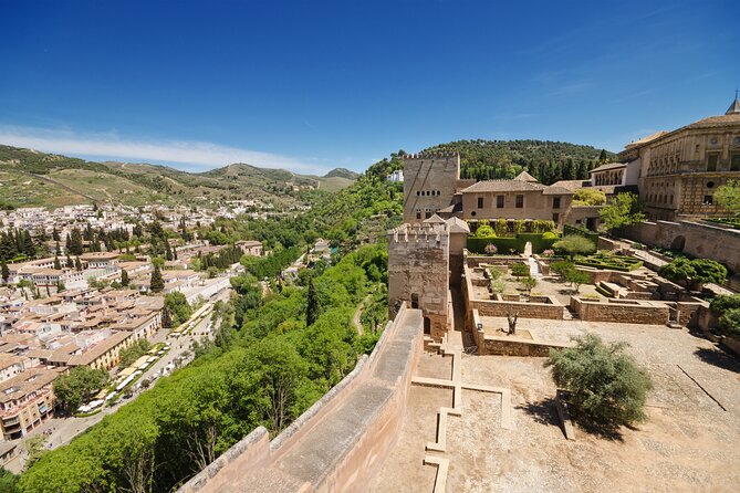 Alhambra Complex Guided Tour Options - Admission Ticket Included: What You Should Expect From the Paid Areas
