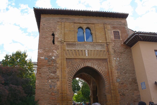 Alhambra Complex Guided Tour Options - Value for $22.88: Why This Price Can Make Sense