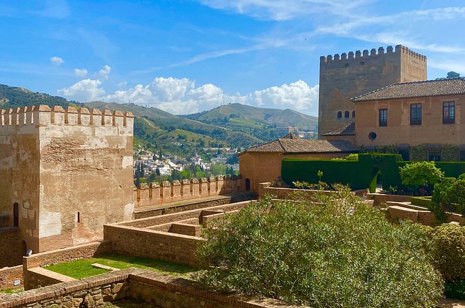 Alhambra Complex Guided Tour Options - Who This Alhambra Guided Tour Fits Best