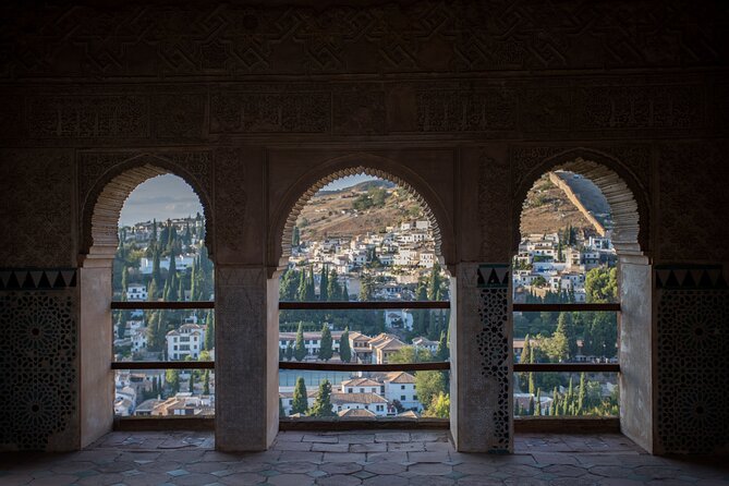Alhambra Day or Night Private Tour - Charles V’s unfinished palace: the contrast that makes the Alhambra make sense
