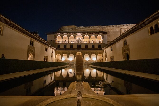 Alhambra Day or Night Private Tour - Generalife gardens and palace: the royal retreat with a working past