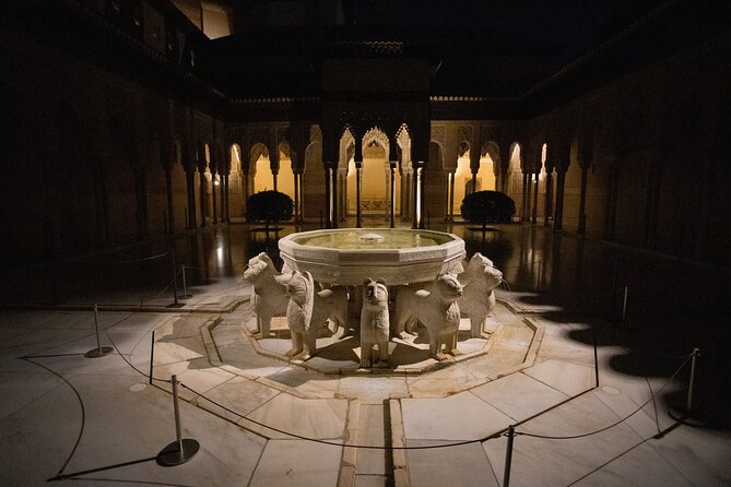 Alhambra Day or Night Private Tour - Pace, questions, and crowd management that actually helps