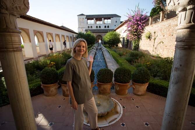 Alhambra Day or Night Private Tour - Nasrid Palaces: where the stories are hiding in plain sight