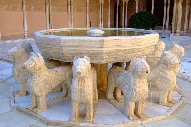 Alhambra daytime visit (8 people) - Key highlights you should care about