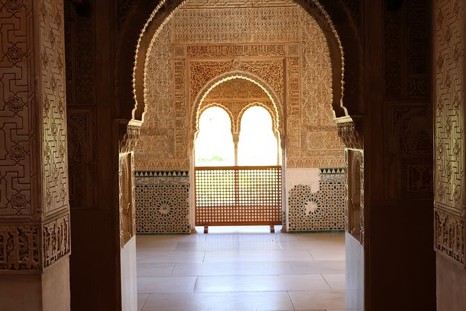 Alhambra Exclusive Tour with Tickets - Stop 2: Nasrid Palaces and the sultans’ residence
