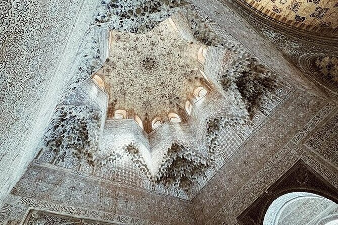 Alhambra Experience – Explore Nasrid Palaces & Generalife Gardens - The 3-Hour Plan: Alhambra, Nasrid Palaces, and Generalife
