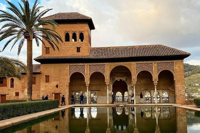 Alhambra Experience – Explore Nasrid Palaces & Generalife Gardens - Nasrid Palaces Timed Entry: How to Not Get Flustered