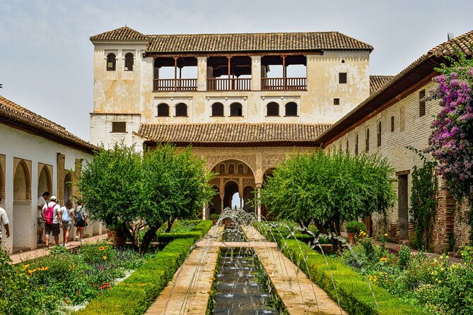 Alhambra Gardens, Generalife and Alcazaba Tickets & Local Guide - Alcazaba: Fortress Energy Without the Long Haul