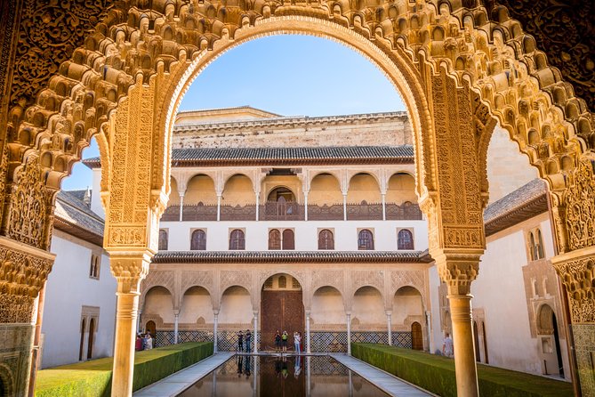 Alhambra & Generalife: Exclusive 3-Hour Private Tour with Tickets Included - Entering the Alhambra Without Losing Half Your Morning
