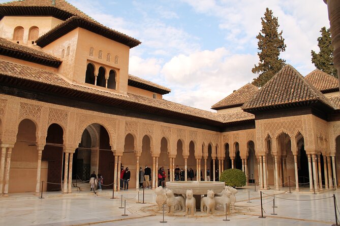 Alhambra Guided Tour, Nasrid Palaces and Generalife - The Alhambra, without the line anxiety