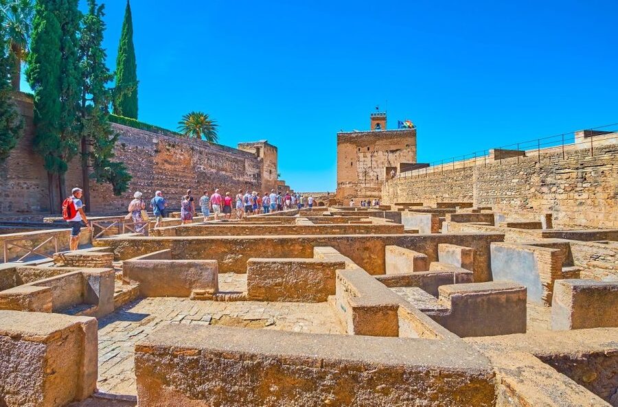 Alhambra Guided Tour with Fast-Track Entry - Meeting Points and Drop-Off: Plan for a Specific Pickup