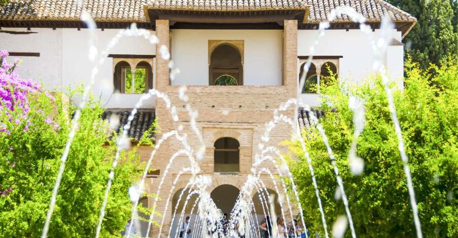 Alhambra, Nasrid Palaces and Albaicin Tour - Key Things You’ll Notice on This Tour
