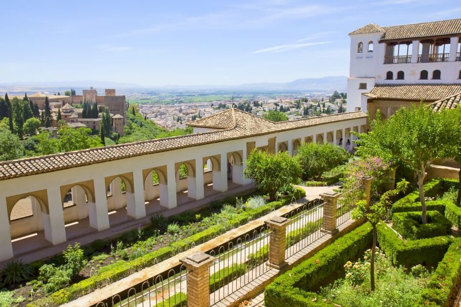 Alhambra, Nasrid Palaces and Albaicin Tour - Albaicín at the Right Hour: Views, Balconies, and Moorish-Era Streets