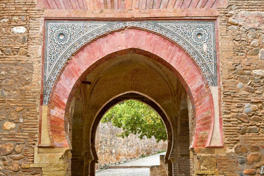 Alhambra, Nasrid Palaces, and Generalife 3-Hour Guided Tour - Price at $66: Is It Worth It for Skip-the-Line Access?