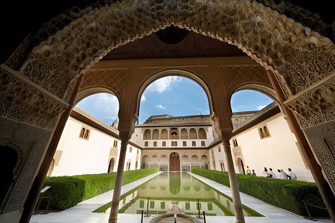 Alhambra, Nasrid Palaces & Generalife Reserved Access Tour - Optional Guided Storytelling and the Washington Irving Link