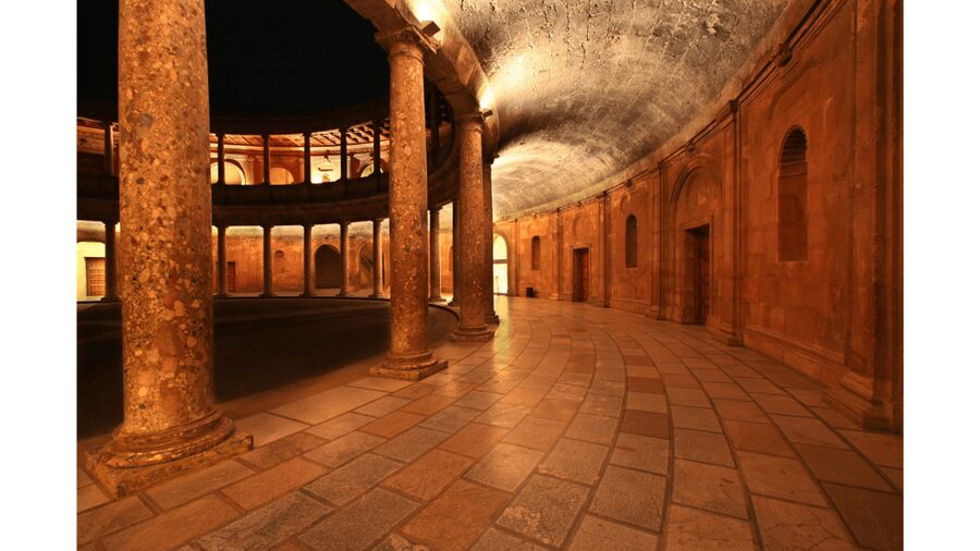 Alhambra: Nasrid Palaces Guided Night Tour without tickets - The 2-hour Nasrid Palaces night format: what you’re really buying