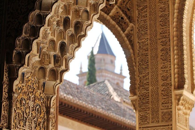 Alhambra Private/Small Group Tour & Nasrid Palaces Skip the Line - Generalife Gardens: Patio de la Acequia and the Summer Palace of Happiness
