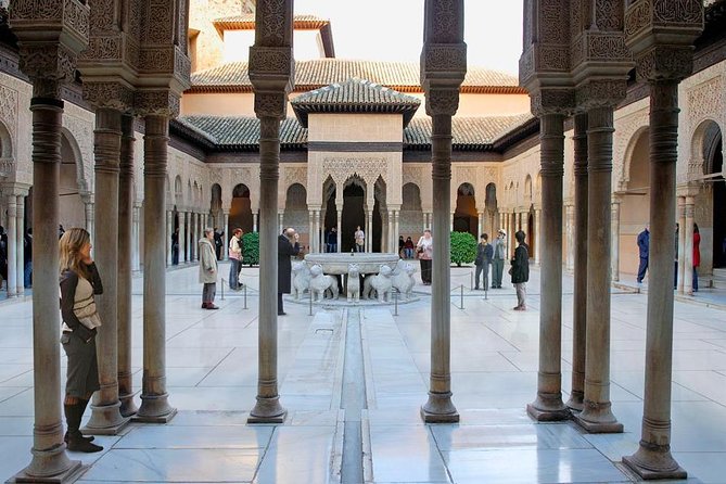 Alhambra Private/Small Group Tour & Nasrid Palaces Skip the Line - Meeting Point at P.º de la Sabica: Planning for the Walk