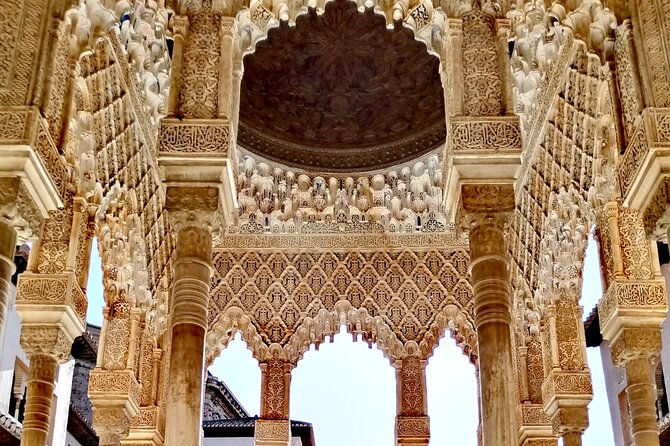 Alhambra Private Tour: Nasrid Palaces and Generalife - Timing, physical comfort, and group style