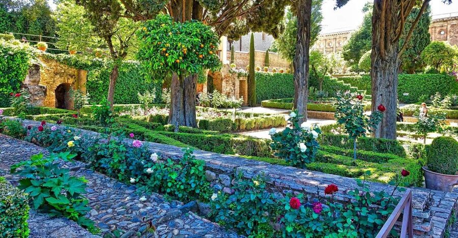 Alhambra's Gardens: Generalife, Partal, Alcazaba, & Carlos V - Starting at the Alhambra: how to get in fast and stay oriented