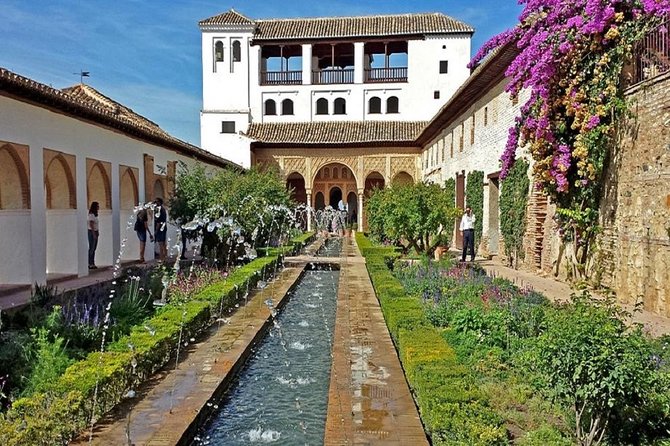Alhambra: Skip-the-Line to Nasrid Palaces & Generalife - What the Guide Does (and What You Should Hope For)