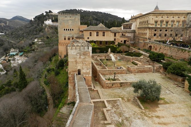 Alhambra: Skip-the-Line to Nasrid Palaces & Generalife - The Best Follow-Up: Generalife Gardens and How the Tour Keeps Momentum