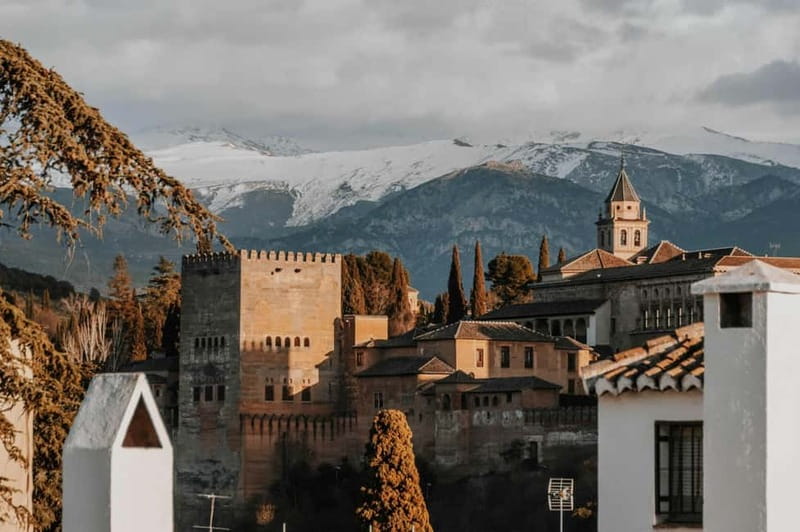 Alhambra Surroundings: History, Architecture and Legends - Santa María and San Francisco: religious buildings beside the palace city