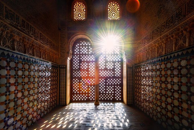 Alhambra Tour & ticket: Nasrid Palaces, Alcazaba & Generalife - Nasrid Palaces: Where the Explanations Actually Matter