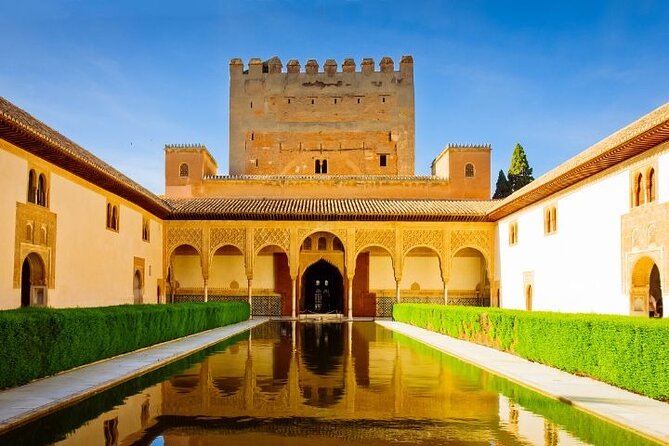 Alhambra: tour with Nasrid Palaces. Admission not included - Who this tour fits best (and who should consider another option)