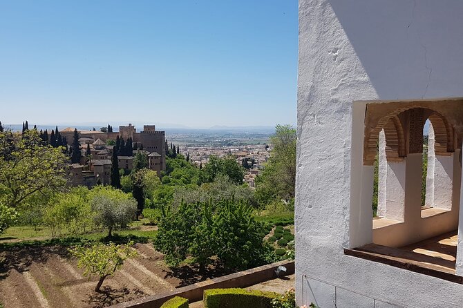 Alhambra Unique Experience: Private visit with official guide - Alcazaba and the Fortified Feel of the Alhambra