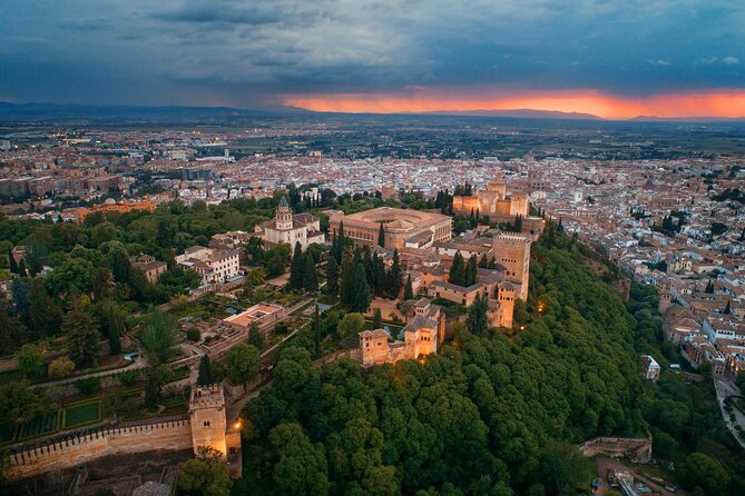 Alhambra with Nazaries Palaces Private Tour - Stop Two: Palace of Charles V in the Alhambra Complex