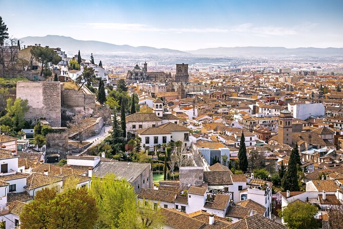 Alhambra with Nazaries Palaces Private Tour - Stop Four: Alcazaba Fortress and the Best Views Over Granada