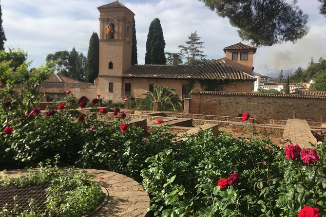 Arabic Private tour Alhambra (Not Included Ticket ) - Generalife in 40 Minutes: Gardens With Context