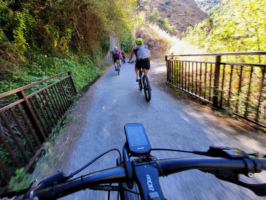 Beyond Los Cahorros: Adventure Through the Sierra Nevada - The 24 km Circular Route: Shade, Dirt Tracks, and 480 m of Climbing