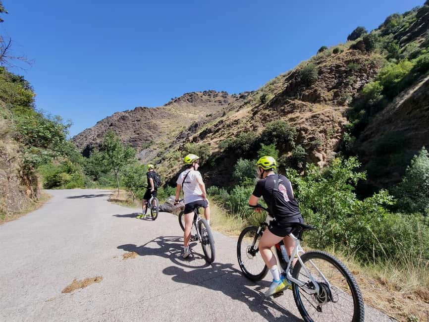 Beyond Los Cahorros: Adventure Through the Sierra Nevada - The Collado de las Víboras Climb: Panoramas Without Total Exhaustion